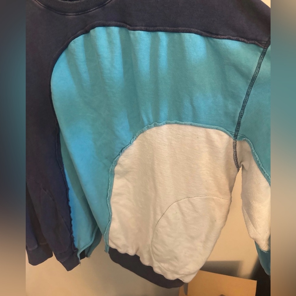 BlueVelvet Colorblock Sweatshirt in Blue and White with Pockets Large - Picture 6 of 9